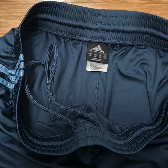 Adidas striped athletic shorts blue and light blue pockets adjustable drawstring - Picture 3 of 5